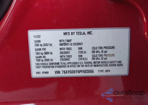 2023 Tesla Model Y Performance Dual Motor All-Wheel Drive z USA, uszkodzony, nr VIN 7SAYGDEF6PF603066